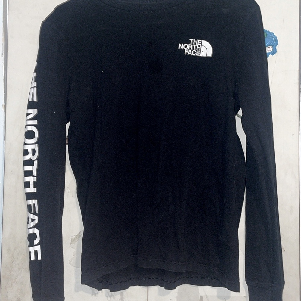 Long sleeve north face tee